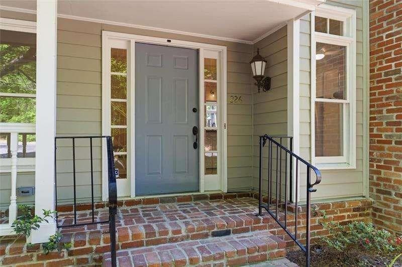 4 bedroom, 4 bathroom, 2,814 sq ft townhouse for sale at 226 Riverview Trail 53, Roswell, GA 30075 — photo 1 of 40
