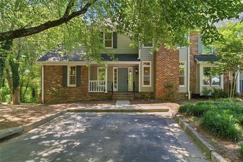 4 bedroom, 4 bathroom, 2,814 sq ft townhouse for sale at 226 Riverview Trail 53, Roswell, GA 30075 — photo 2