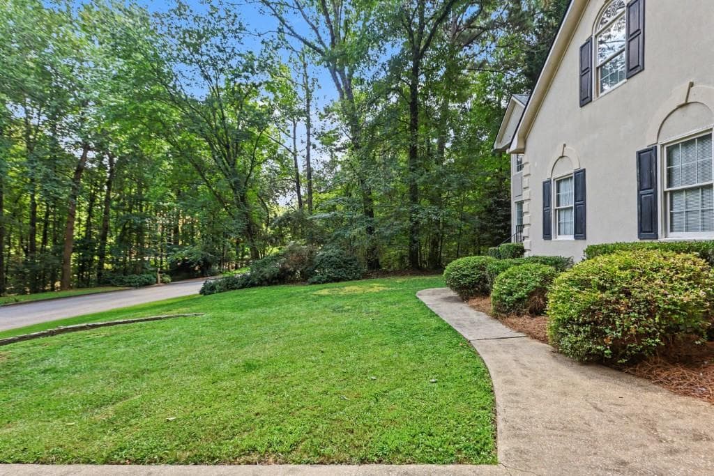 4 bedroom, 3 bathroom, 2,493 sq ft single family residence for sale at 5155 Holly Springs Drive, Douglasville, GA 30135 — photo 10