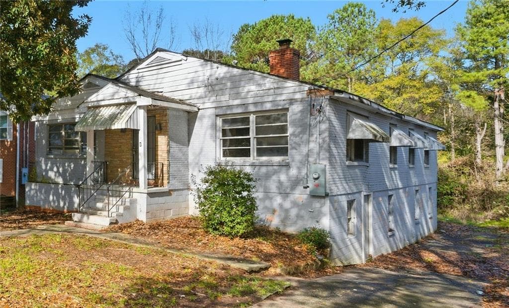 4 bedroom, 2 bathroom, 1,695 sq ft single family residence for sale at 1431 NW SHARON Street, Atlanta, GA 30314 — photo 2