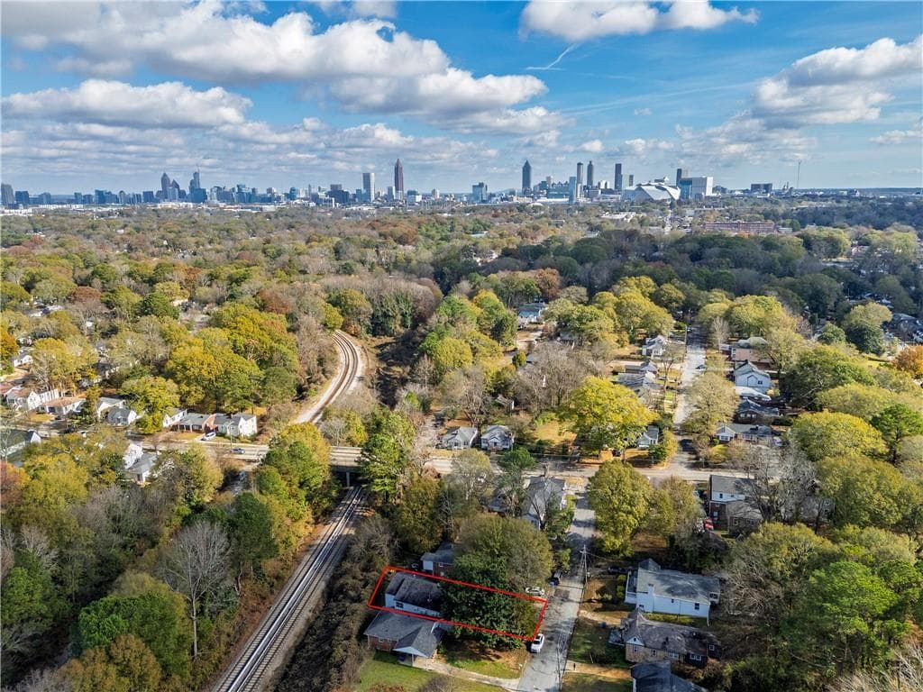 4 bedroom, 2 bathroom, 1,695 sq ft single family residence for sale at 1431 NW SHARON Street, Atlanta, GA 30314 — photo 3