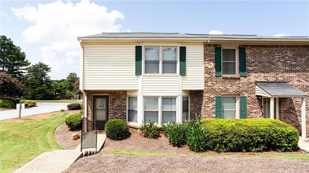 3 bedroom, 3 bathroom, 1,476 sq ft condominium for sale at 768 Longleaf Drive, Lawrenceville, GA 30046 — photo 2