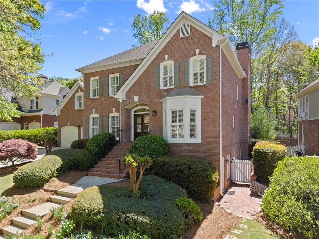 5 bedroom, 6 bathroom, 6,225 sq ft single family residence for sale at 960 Allen Lake Lane, Suwanee, GA 30024 — photo 4