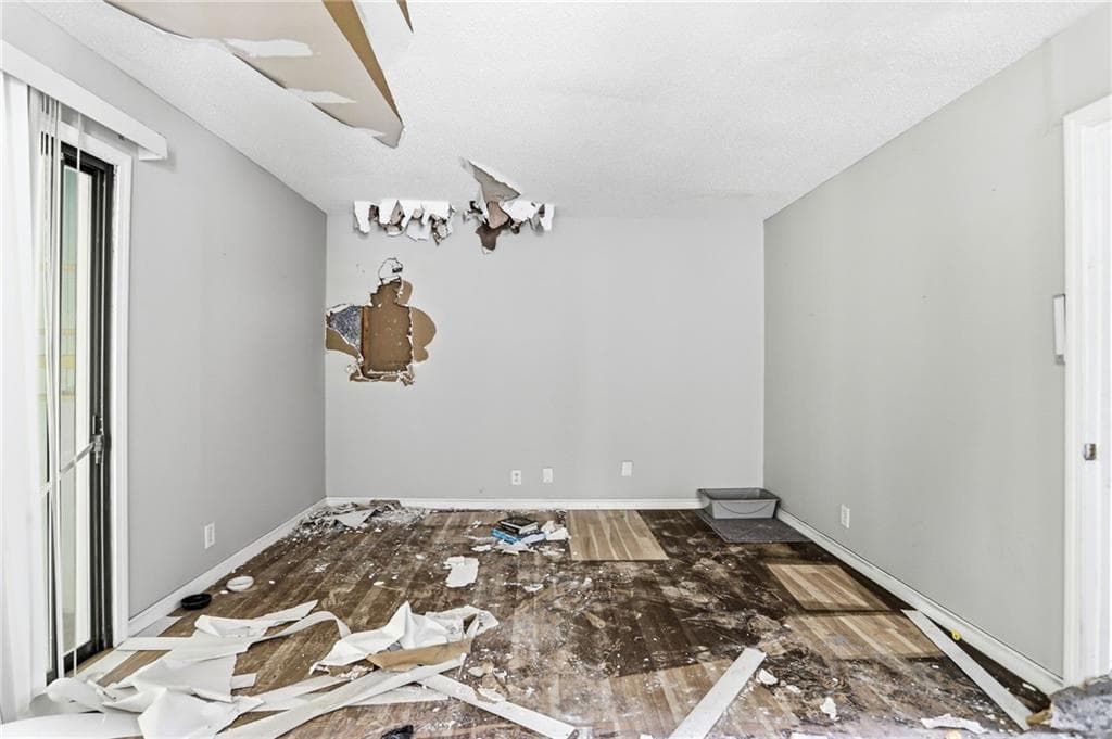 3 bedroom, 3 bathroom, 2,133 sq ft single family residence for sale at 2668 Royal Oak Court, Acworth, GA 30102 — photo 8