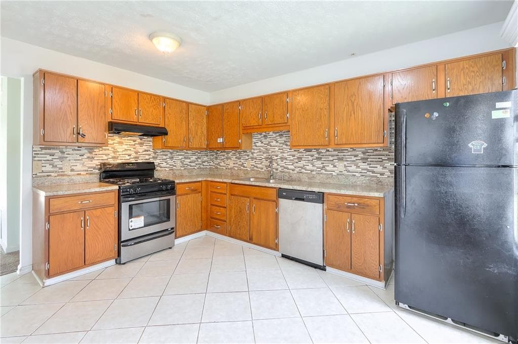 3 bedroom, 3 bathroom, 1,408 sq ft townhouse under contract at 502 Harbor Lake Court, Marietta, GA 30066 — photo 10