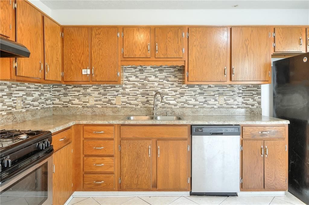 3 bedroom, 3 bathroom, 1,408 sq ft townhouse under contract at 502 Harbor Lake Court, Marietta, GA 30066 — photo 9