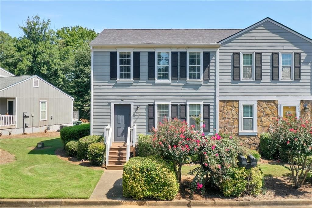 3 bedroom, 3 bathroom, 1,408 sq ft townhouse under contract at 502 Harbor Lake Court, Marietta, GA 30066