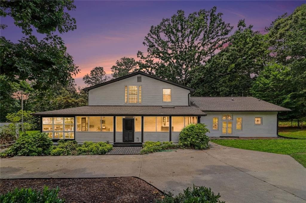 4 bedroom, 3 bathroom, 3,627 sq ft single family residence for rent at 813 Sandy Creek Road, Fayetteville, GA 30214 for $6,200 a month — photo 7