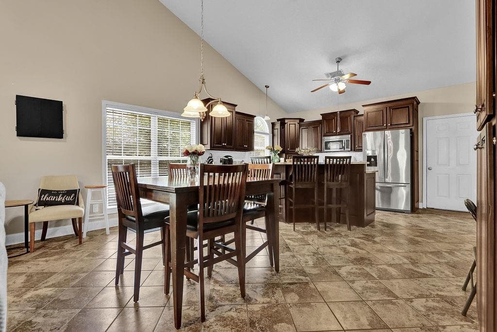 3 bedroom, 2 bathroom, 2,042 sq ft single family residence for sale at 4337 Shag Bark Trail, Gainesville, GA 30507 — photo 9
