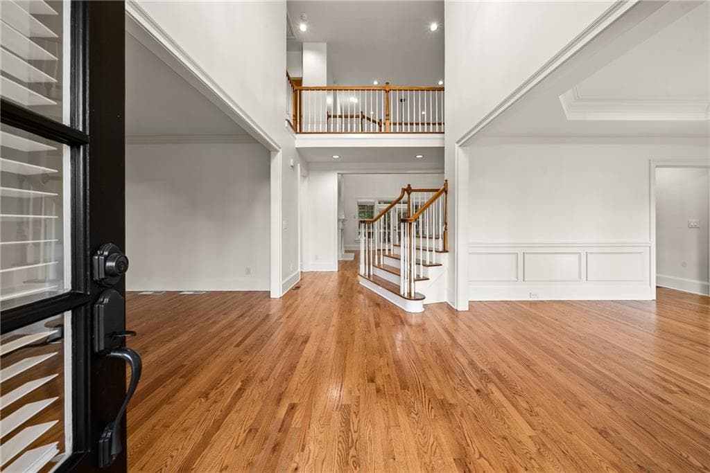 6 bedroom, 5 bathroom, 5,592 sq ft single family residence for sale at 5005 Rosedown Place, Roswell, GA 30076 — photo 4