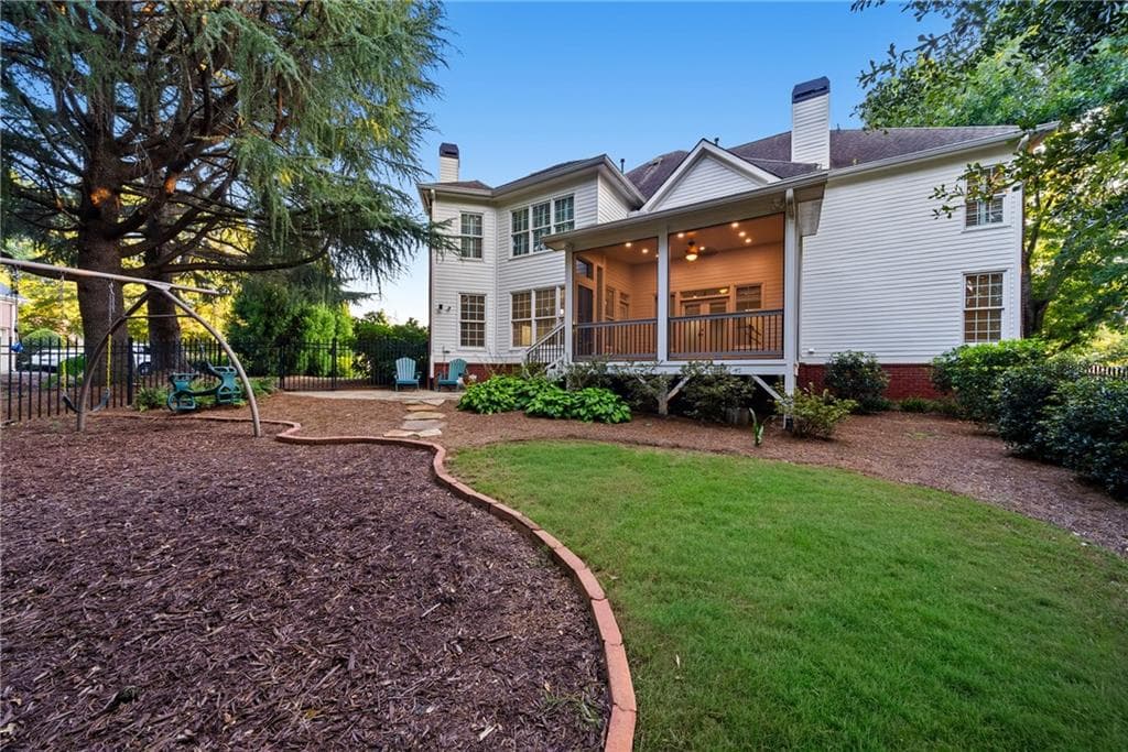6 bedroom, 5 bathroom, 5,592 sq ft single family residence for sale at 5005 Rosedown Place, Roswell, GA 30076 — photo 3