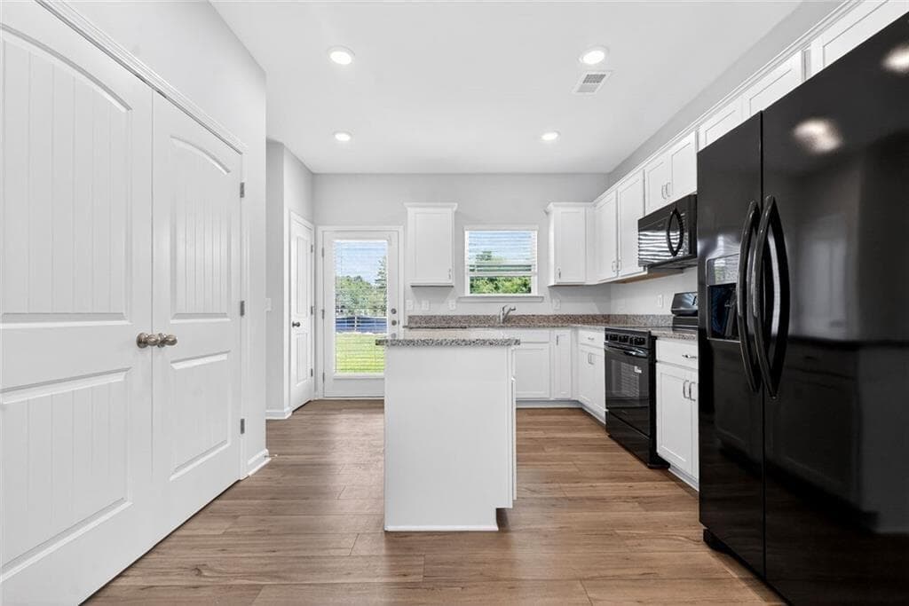 3 bedroom, 2 bathroom, 1,201 sq ft single family residence for sale at 105 Meadowlark Lane, Cartersville, GA 30120 — photo 9