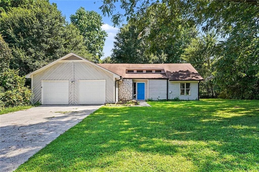 3 bedroom, 2 bathroom, 1,878 sq ft single family residence for sale at 3099 Shoal Creek Court, Rex, GA 30273 — photo 2