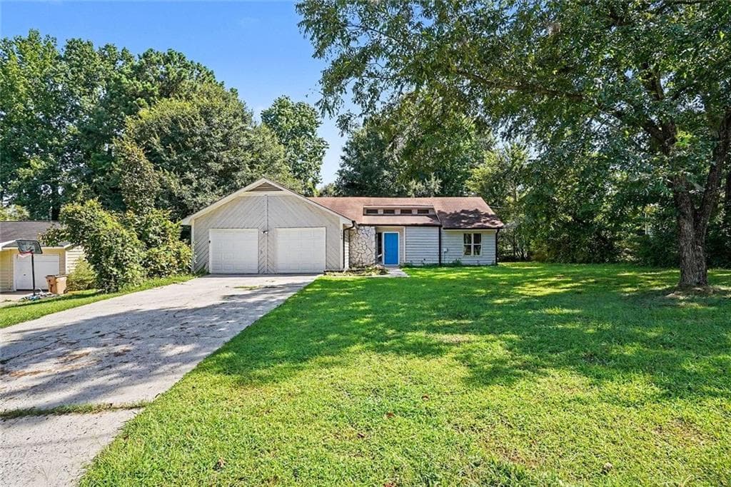 3 bedroom, 2 bathroom, 1,878 sq ft single family residence for sale at 3099 Shoal Creek Court, Rex, GA 30273 — photo 5