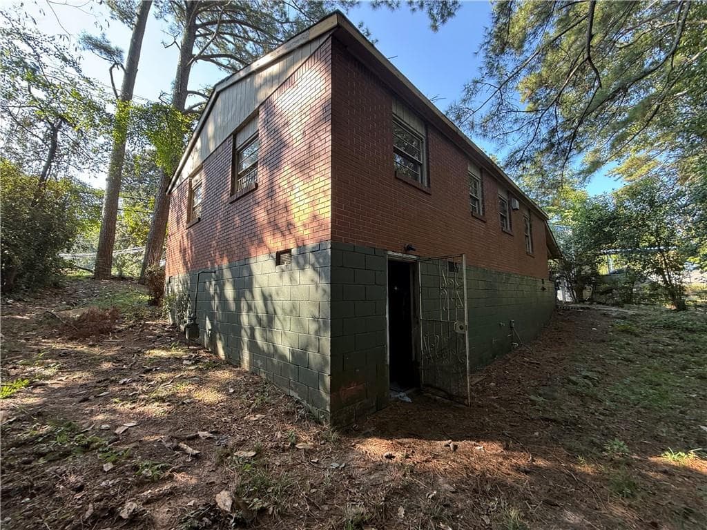3 bedroom, 1 bathroom, 1,025 sq ft single family residence for sale at 264 NW Fairburn Rd NW, Atlanta, GA 30331 — photo 6