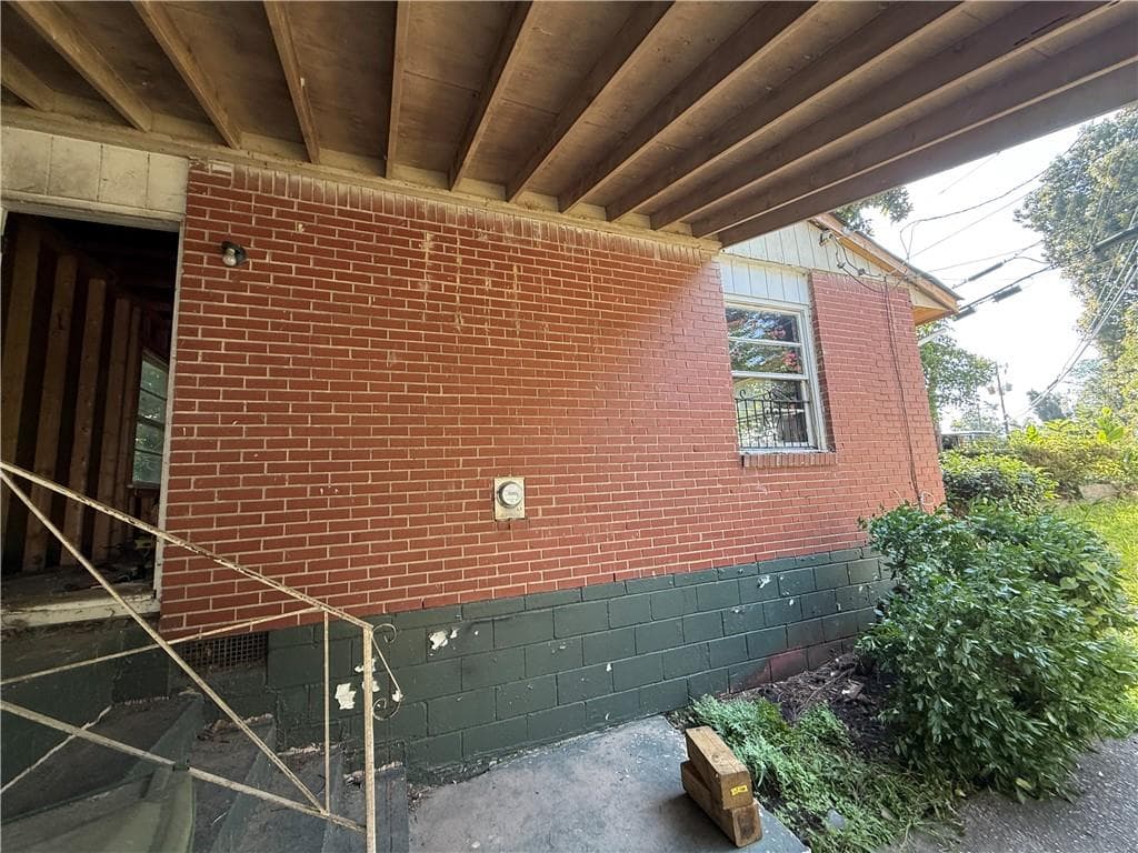 3 bedroom, 1 bathroom, 1,025 sq ft single family residence for sale at 264 NW Fairburn Rd NW, Atlanta, GA 30331 — photo 8