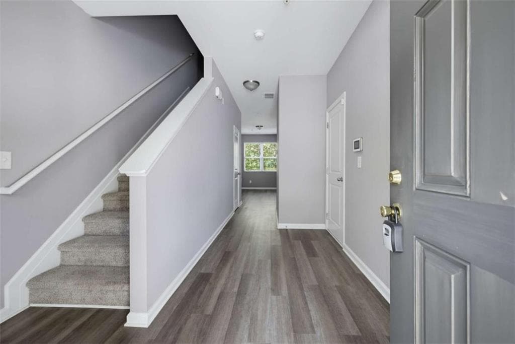 3 bedroom, 3 bathroom, 1,589 sq ft townhouse for sale at 1918 Millstream Hollow, Conyers, GA 30012 — photo 4