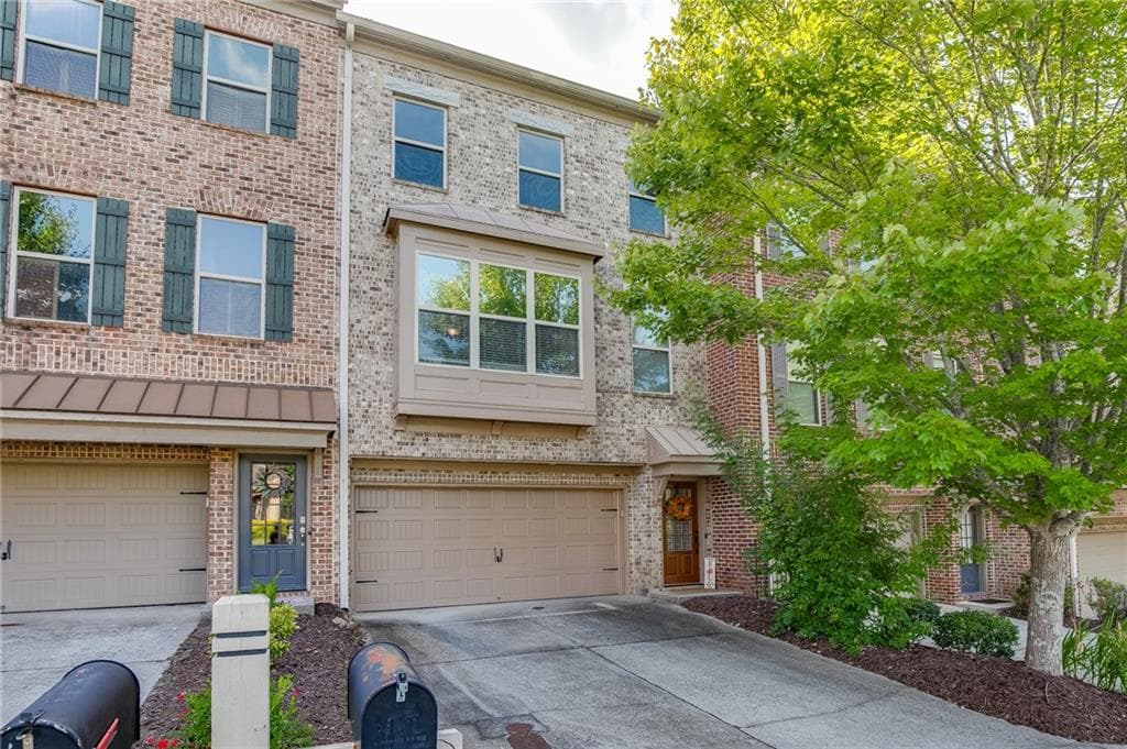 4 bedroom, 4 bathroom, 2,615 sq ft townhouse for sale at 2764 Laurel Valley Trail, Buford, GA 30519 — photo 2