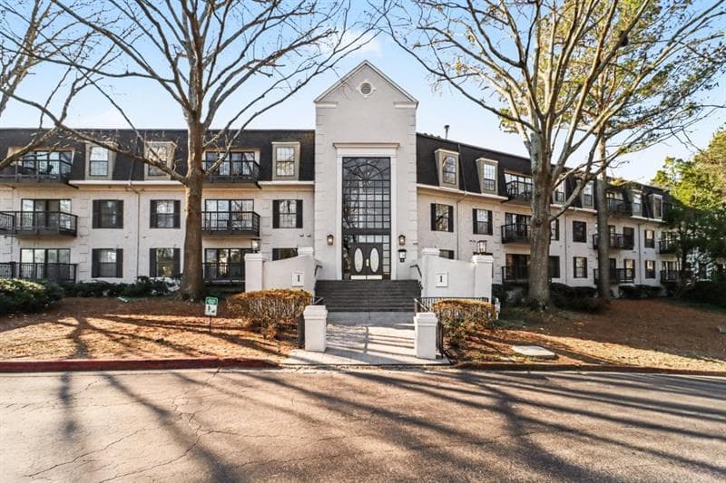 2 bedroom, 2 bathroom, 1,249 sq ft condominium for sale at 1202 Pine Heights, Atlanta, GA 30324 — photo 9
