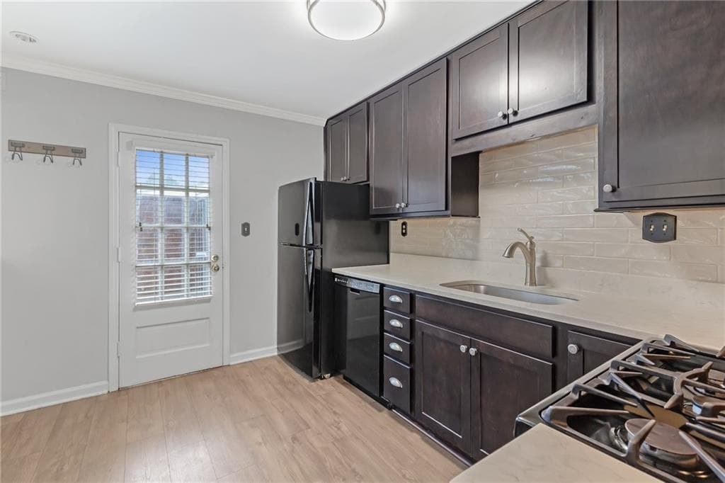 2 bedroom, 3 bathroom, 1,320 sq ft townhouse for sale at 12 Surry County Place NW, Atlanta, GA 30318 — photo 10