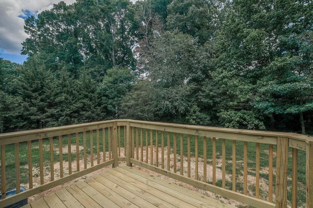 4 bedroom, 3 bathroom, 2,796 sq ft single family residence under contract at 3420 Nina Court, Douglasville, GA 30135 — photo 7