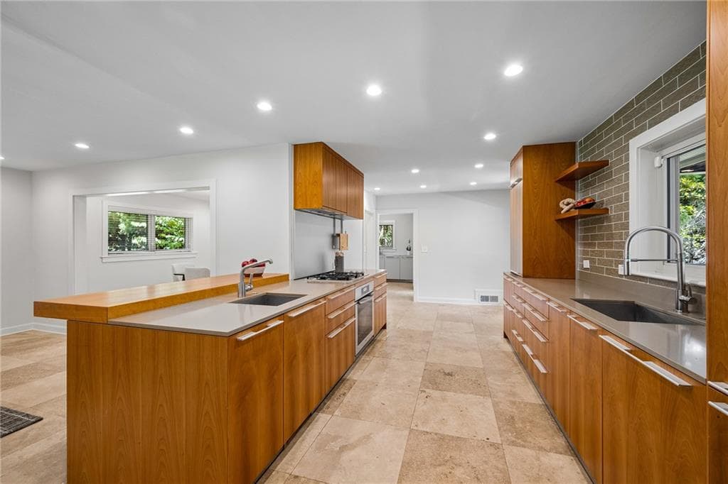 3 bedroom, 3 bathroom, 2,873 sq ft single family residence for sale at 1887 Lenox Road, Atlanta, GA 30306 — photo 10