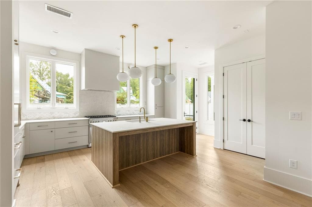 4 bedroom, 5 bathroom, 3,097 sq ft townhouse for sale at 11548 Serenbe Lane, Chattahoochee Hills, GA 30268 — photo 4