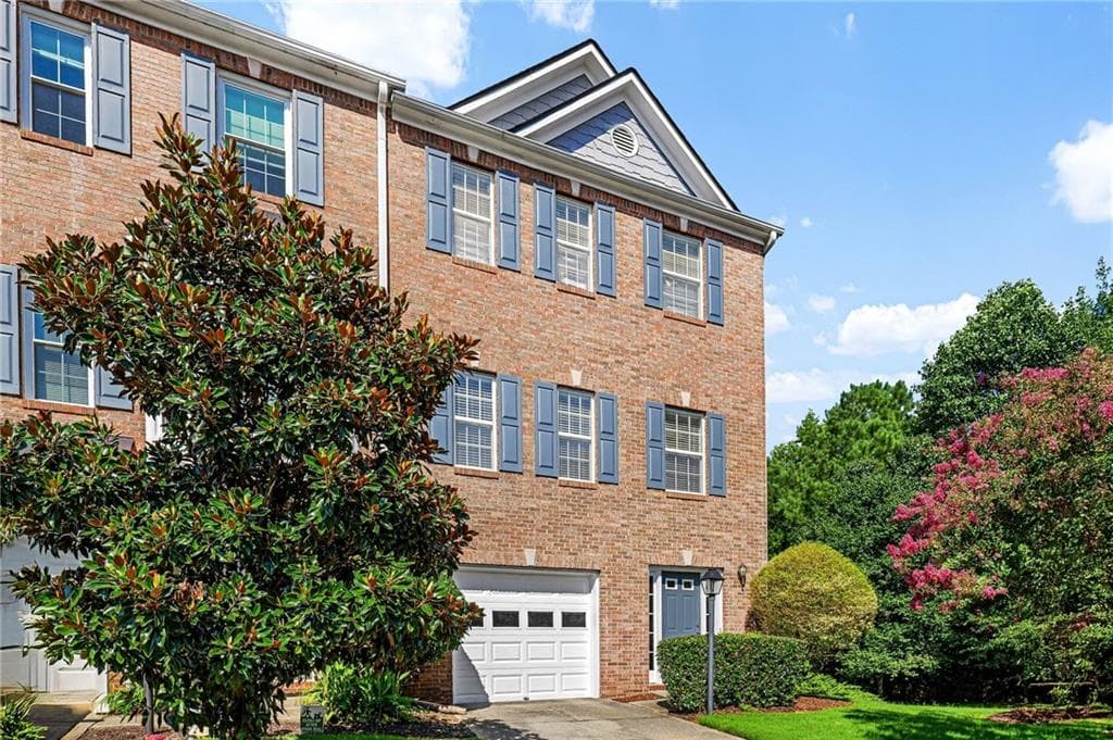 3 bedroom, 4 bathroom, 1,646 sq ft townhouse for sale at 2209 Mill Garden Place, Buford, GA 30519 — photo 2