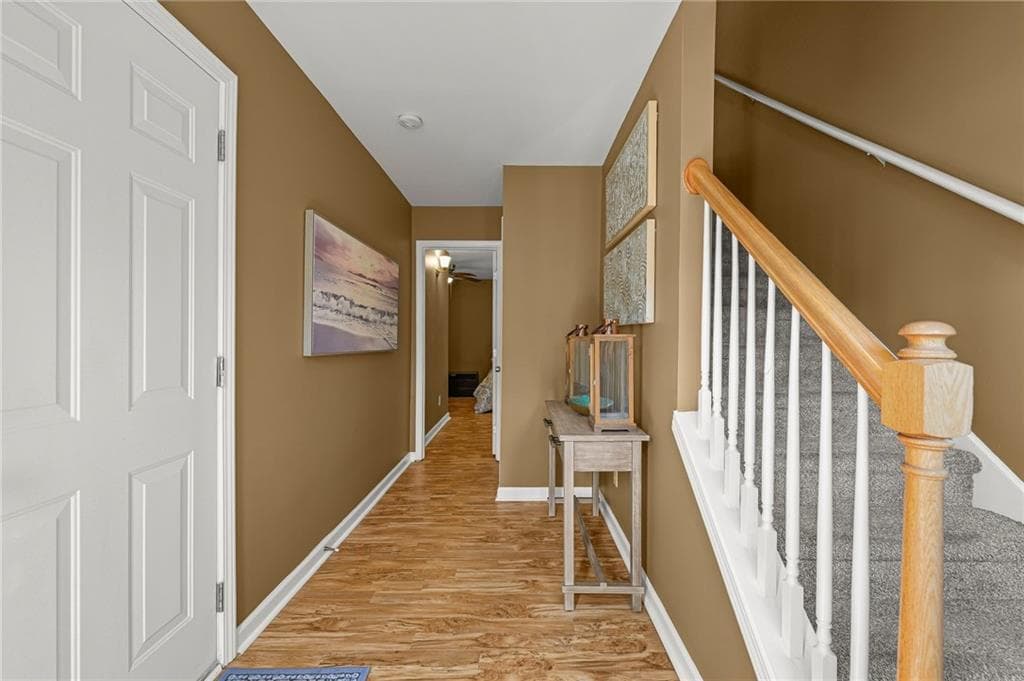 3 bedroom, 4 bathroom, 1,646 sq ft townhouse for sale at 2209 Mill Garden Place, Buford, GA 30519 — photo 4