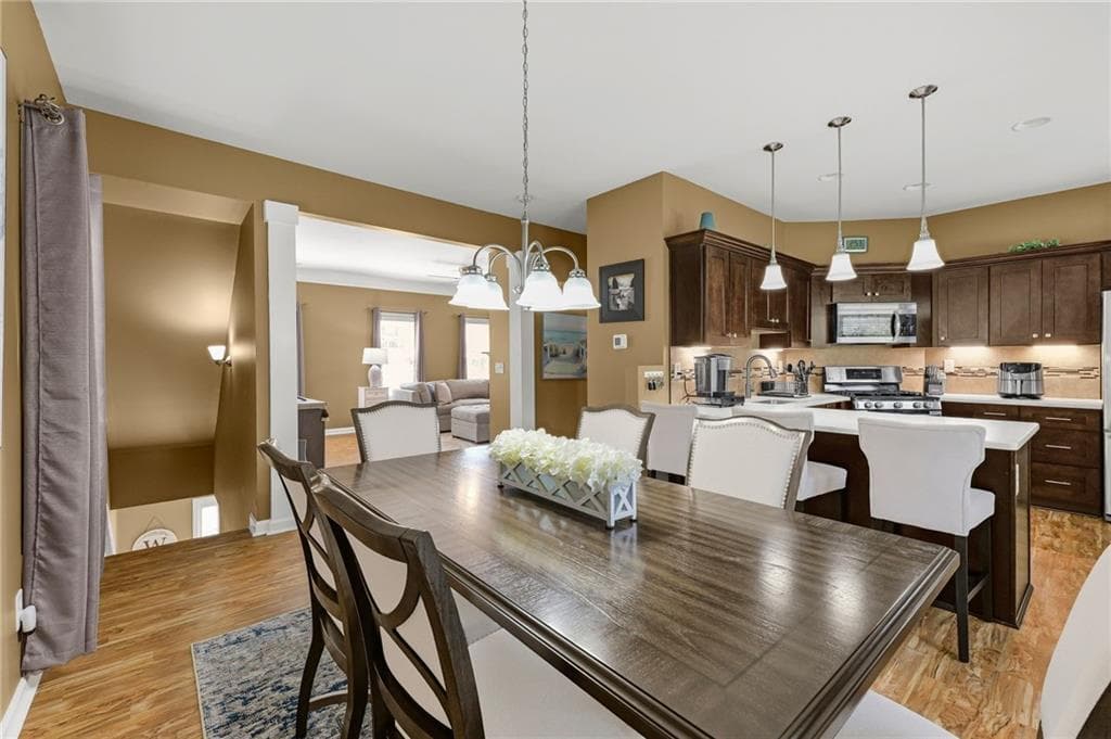 3 bedroom, 4 bathroom, 1,646 sq ft townhouse for sale at 2209 Mill Garden Place, Buford, GA 30519 — photo 9