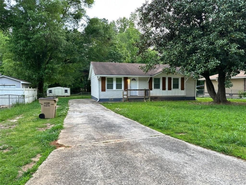 3 bedroom, 2 bathroom, 1,100 sq ft single family residence for rent at 8153 Attleboro Drive, Jonesboro, GA 30238 for $1,700 a month — photo 1 of 13