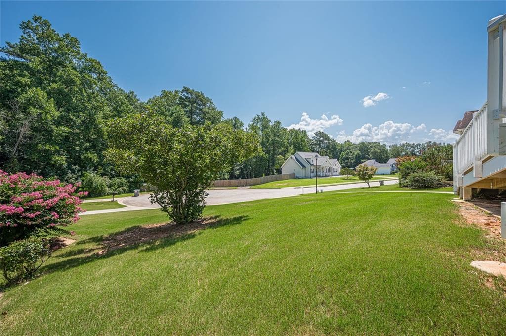 3 bedroom, 2 bathroom, 3,696 sq ft single family residence under contract at 73 Cross Pointe Court, Hiram, GA 30141 — photo 5