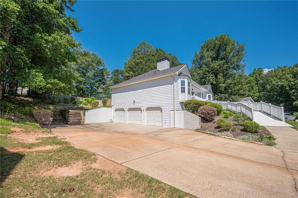 3 bedroom, 2 bathroom, 3,696 sq ft single family residence under contract at 73 Cross Pointe Court, Hiram, GA 30141 — photo 7