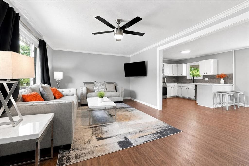 3 bedroom, 2 bathroom, 1,851 sq ft single family residence for sale at 624 Village Lane Drive, Marietta, GA 30060 — photo 2