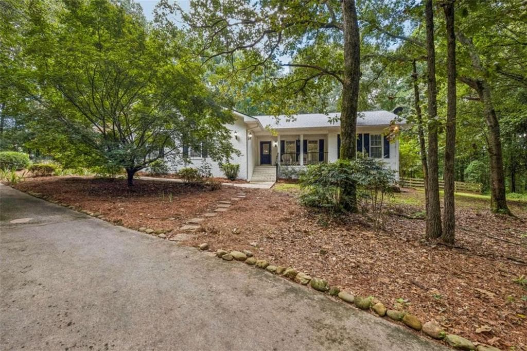 3 bedroom, 2 bathroom, 2,079 sq ft single family residence for sale at 406 Hidden Lakes Trail, Jefferson, GA 30549 — photo 3