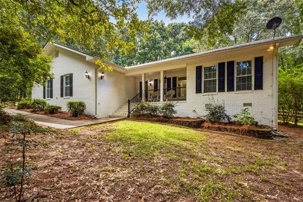 3 bedroom, 2 bathroom, 2,079 sq ft single family residence for sale at 406 Hidden Lakes Trail, Jefferson, GA 30549 — photo 7