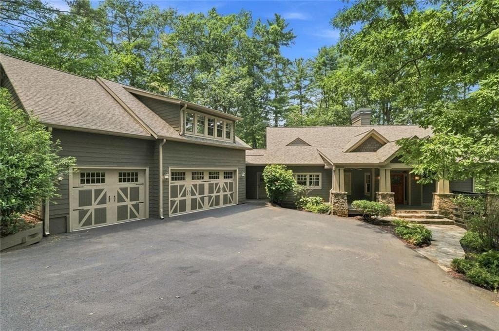 3 bedroom, 4 bathroom, 4,078 sq ft single family residence for sale at 927 Wildcat Drive, Big Canoe, GA 30143