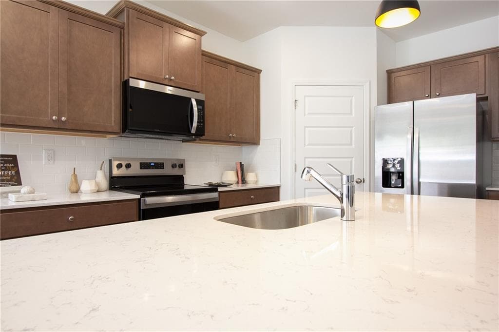 3 bedroom, 3 bathroom, 1,940 sq ft townhouse under contract at 3570 Matthew Court, Decatur, GA 30034 — photo 10