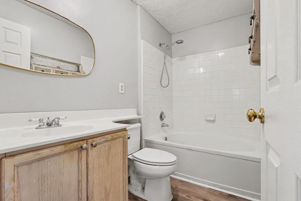 1 bedroom, 1 bathroom, 697 sq ft condominium under contract at 121 Bentley Place, Tucker, GA 30084 — photo 4
