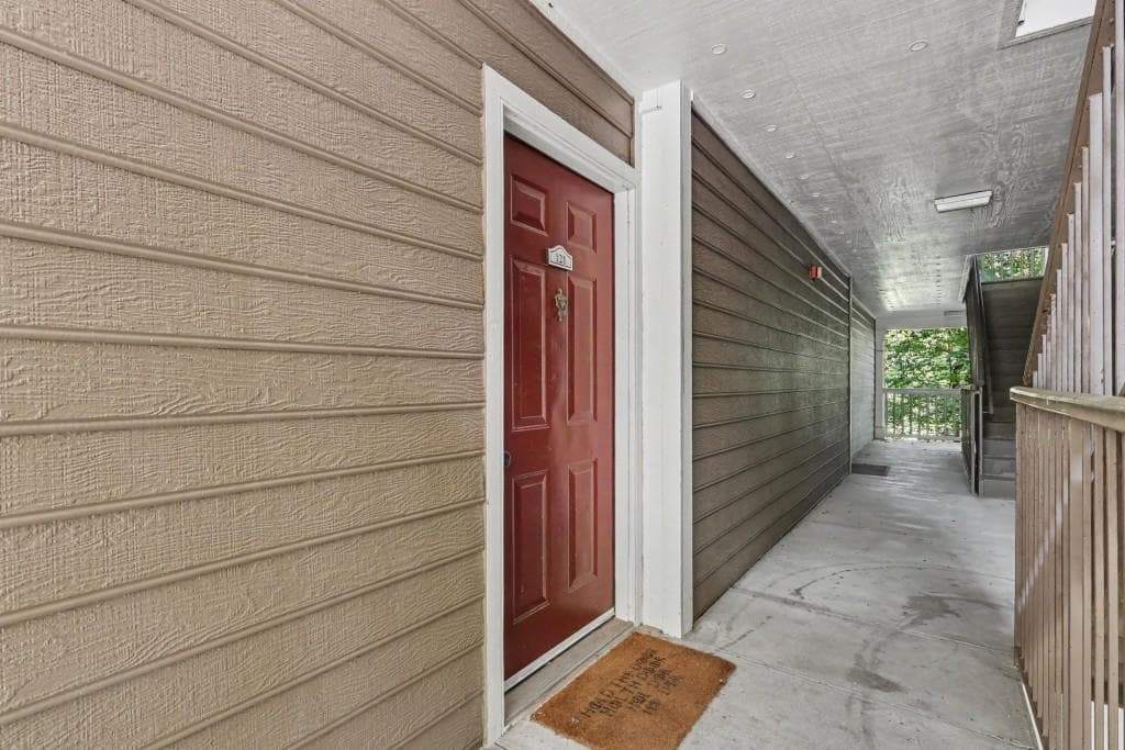 1 bedroom, 1 bathroom, 697 sq ft condominium under contract at 121 Bentley Place, Tucker, GA 30084 — photo 7