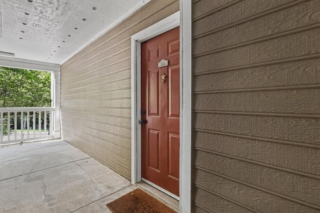 1 bedroom, 1 bathroom, 697 sq ft condominium under contract at 121 Bentley Place, Tucker, GA 30084 — photo 8