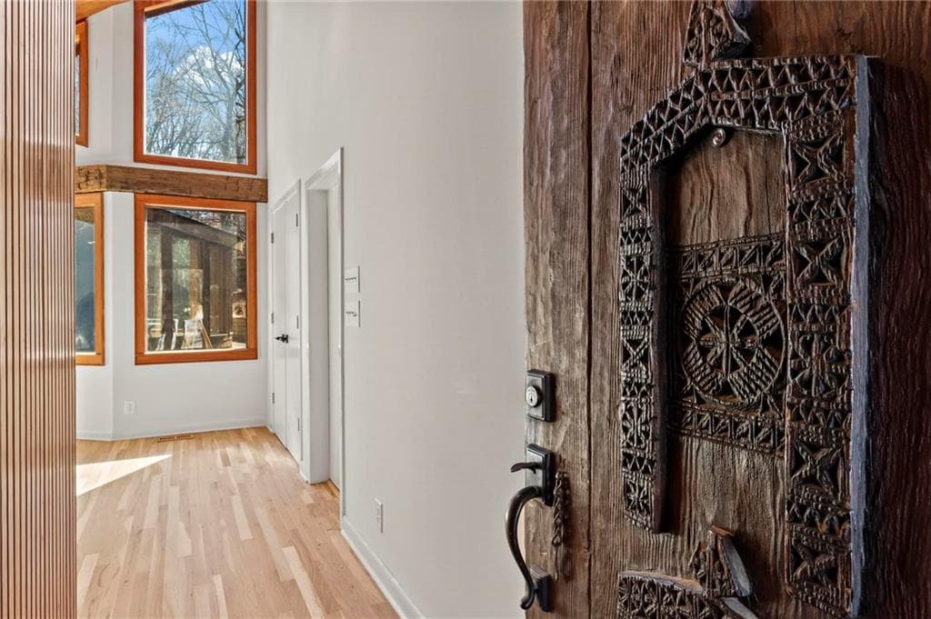 5 bedroom, 6 bathroom, 8,250 sq ft single family residence for sale at 120 Laurel Drive, Atlanta, GA 30342 — photo 4