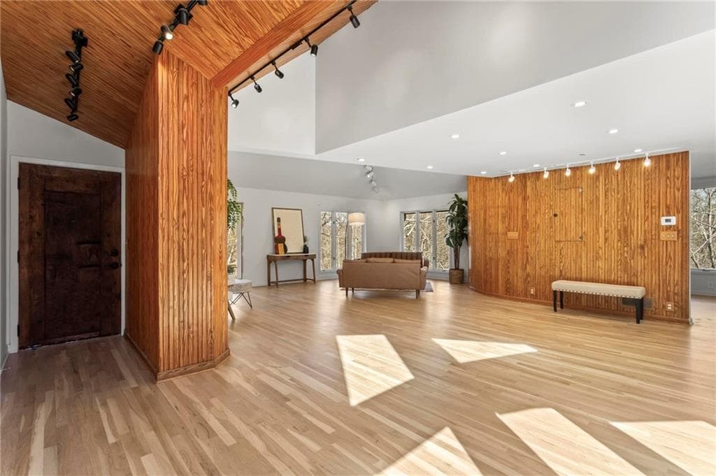5 bedroom, 6 bathroom, 8,250 sq ft single family residence for sale at 120 Laurel Drive, Atlanta, GA 30342 — photo 5
