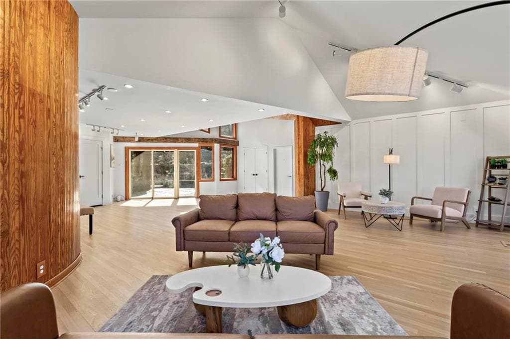 5 bedroom, 6 bathroom, 8,250 sq ft single family residence for sale at 120 Laurel Drive, Atlanta, GA 30342 — photo 6
