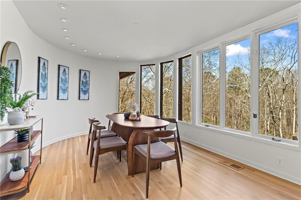 5 bedroom, 6 bathroom, 8,250 sq ft single family residence for sale at 120 Laurel Drive, Atlanta, GA 30342 — photo 9