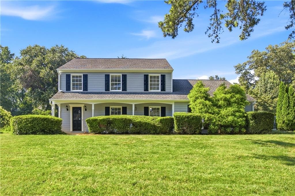 3 bedroom, 3 bathroom, 1,987 sq ft single family residence for sale at 3183 Westfield Way, Roswell, GA 30075 — photo 1 of 30