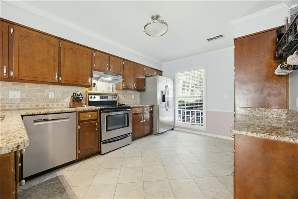 3 bedroom, 3 bathroom, 1,987 sq ft single family residence for sale at 3183 Westfield Way, Roswell, GA 30075 — photo 7