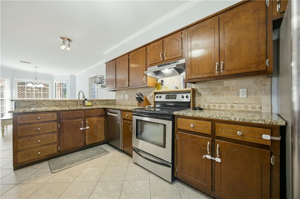 3 bedroom, 3 bathroom, 1,987 sq ft single family residence for sale at 3183 Westfield Way, Roswell, GA 30075 — photo 8