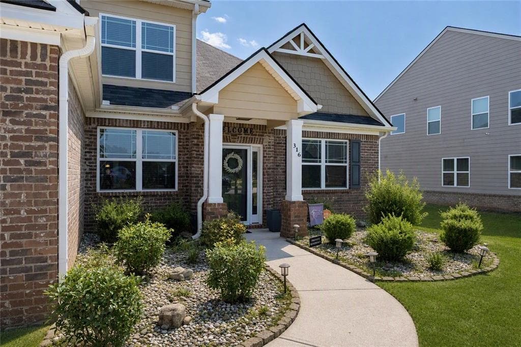 4 bedroom, 3 bathroom, 2,550 sq ft single family residence for sale at 316 Conley Avenue, Hampton, GA 30228 — photo 3