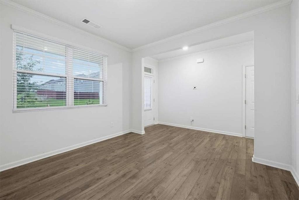 4 bedroom, 3 bathroom, 2,352 sq ft single family residence for sale at 4195 Merrigold Way, Fairburn, GA 30213 — photo 4